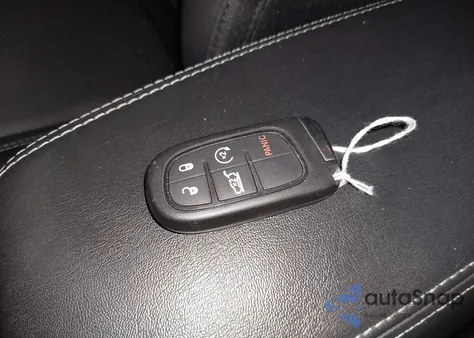 2019 Jeep Cherokee Limited 4X4 z USA, uszkodzony, nr VIN 1C4PJMDX6KD159241